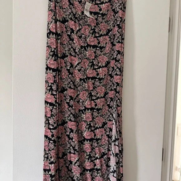 American Eagle Outfitters Pink Asymmetrical Maxi Skirt - Picture 2 of 2